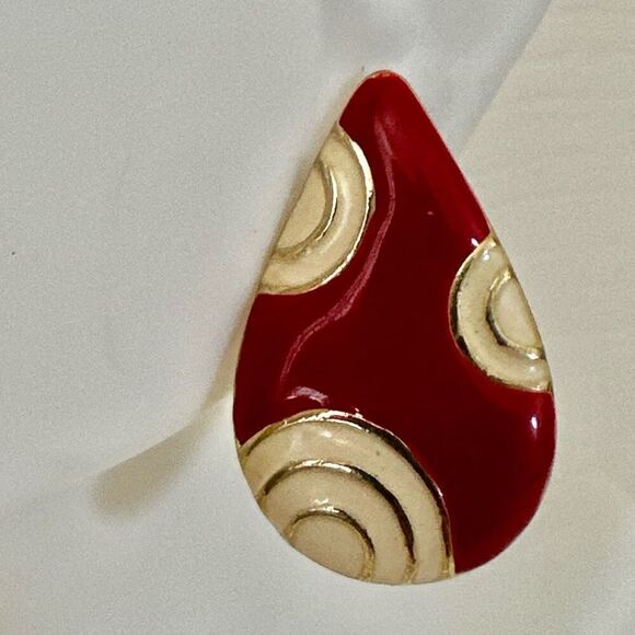 Red cream and gold tone teardrop post earrings - Picture 3 of 7